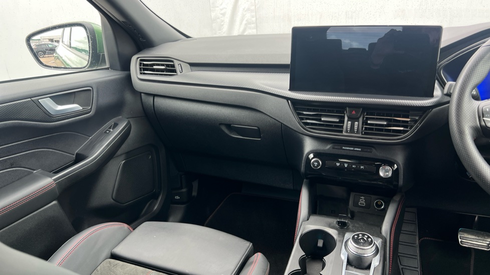 Ford Kuga 2.5 PHEV ST-Line X 5dr CVT Estate - Image 14