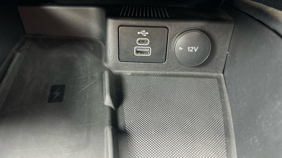 Ford Kuga 2.5 PHEV ST-Line X 5dr CVT Estate - Image 31