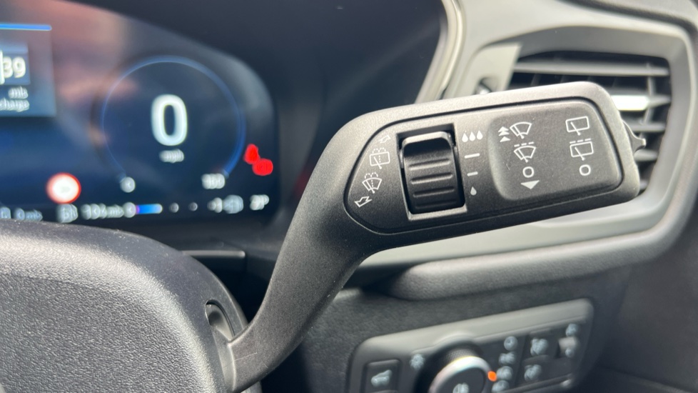 Ford Kuga 2.5 PHEV ST-Line X 5dr CVT Estate - Image 40