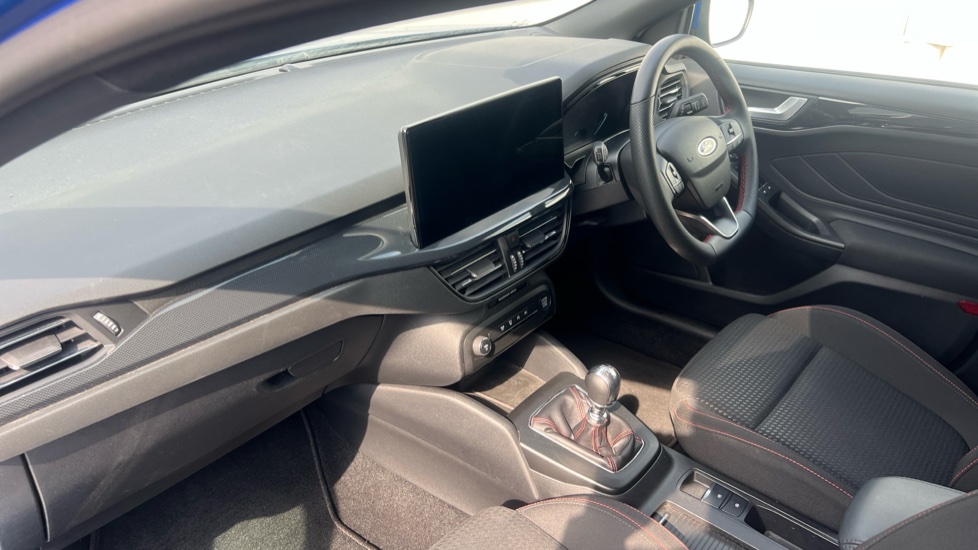Ford Focus 1.0 EcoBoost ST-Line 5dr Petrol Estate - Image 9