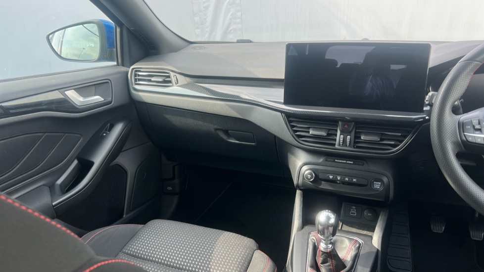 Ford Focus 1.0 EcoBoost ST-Line 5dr Petrol Estate - Image 14