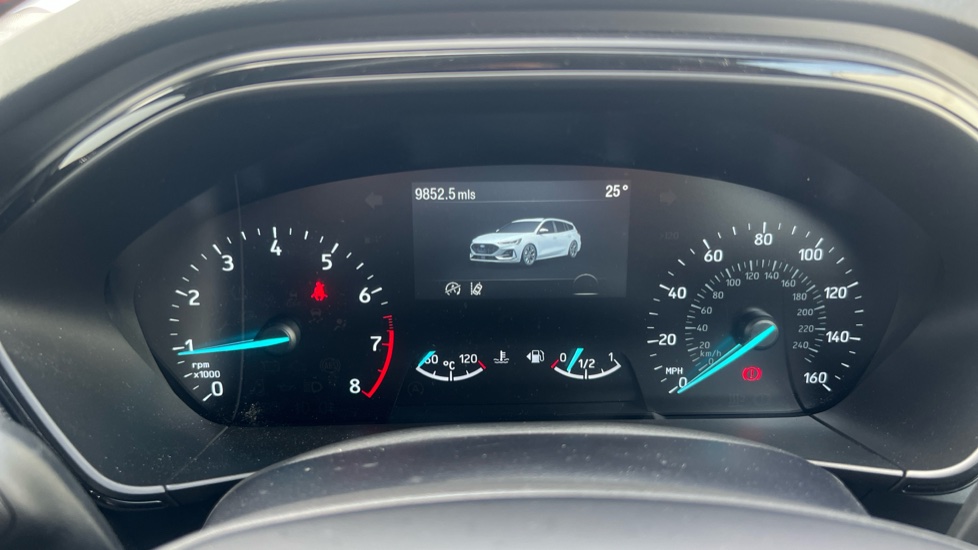 Ford Focus 1.0 EcoBoost ST-Line 5dr Petrol Estate - Image 18