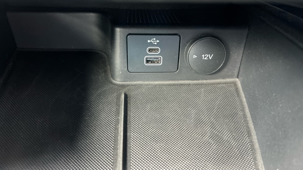 Ford Focus 1.0 EcoBoost ST-Line 5dr Petrol Estate - Image 30