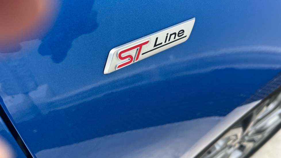 Ford Focus 1.0 EcoBoost ST-Line 5dr Petrol Estate - Image 40