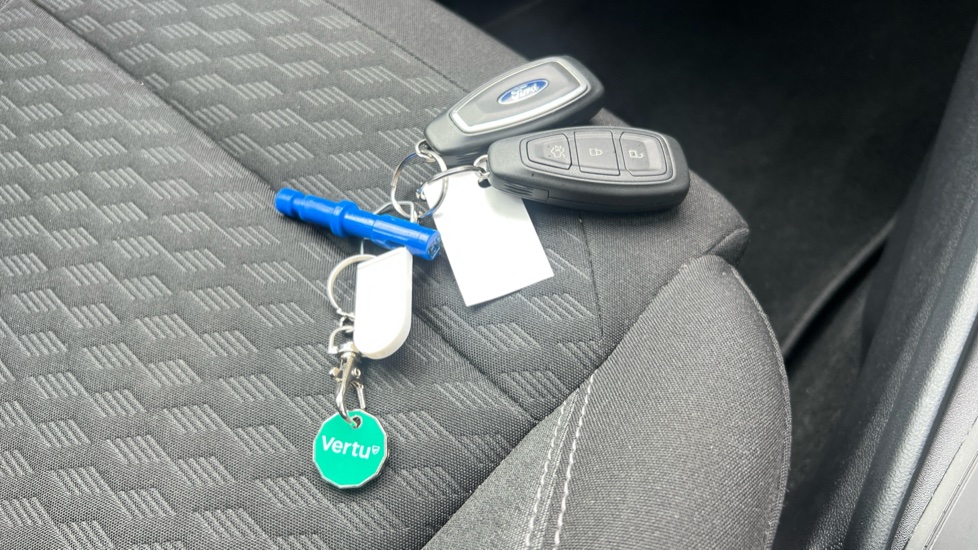 Ford Puma 1.0 EcoBoost Hybrid mHEV Titanium 5dr DCT Petrol Hatchback - Image 20