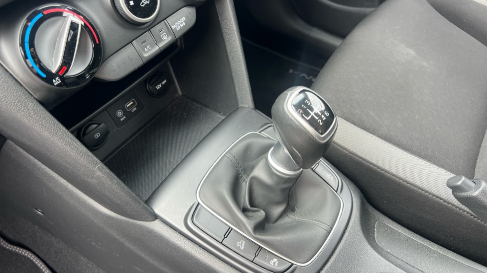 Hyundai KONA 1.0T GDi Play Edition 5dr Petrol Hatchback - Image 13