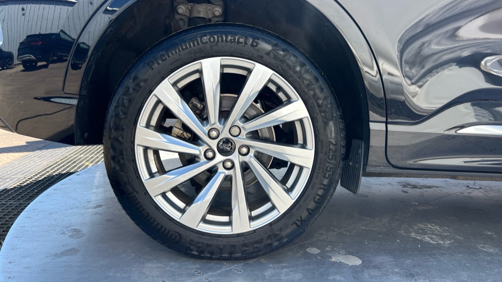 Ford Kuga 2.5 FHEV Vignale 5dr CVT Hybrid Estate - Image 7