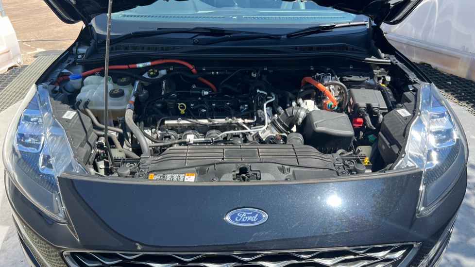 Ford Kuga 2.5 FHEV Vignale 5dr CVT Hybrid Estate - Image 8