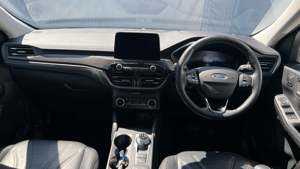 Ford Kuga 2.5 FHEV Vignale 5dr CVT Hybrid Estate - Image 10