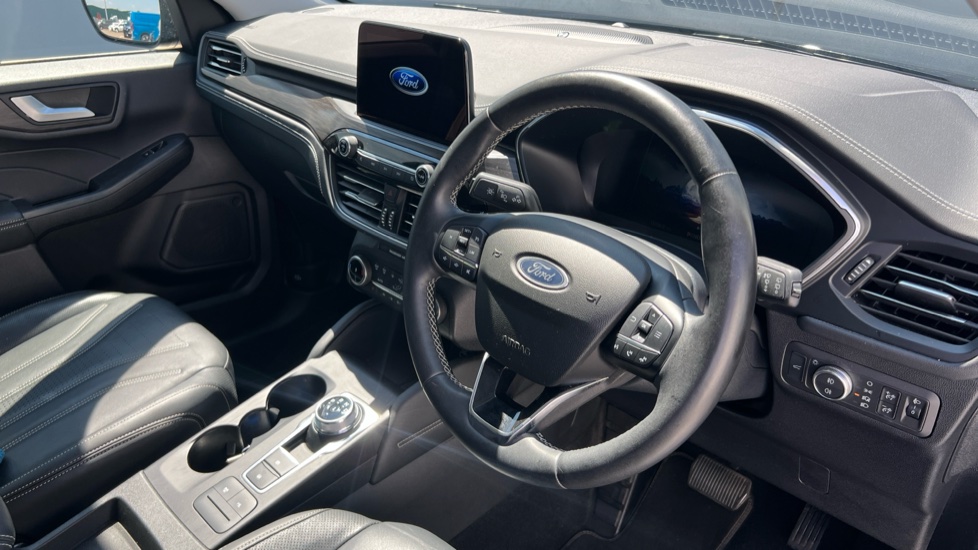 Ford Kuga 2.5 FHEV Vignale 5dr CVT Hybrid Estate - Image 11