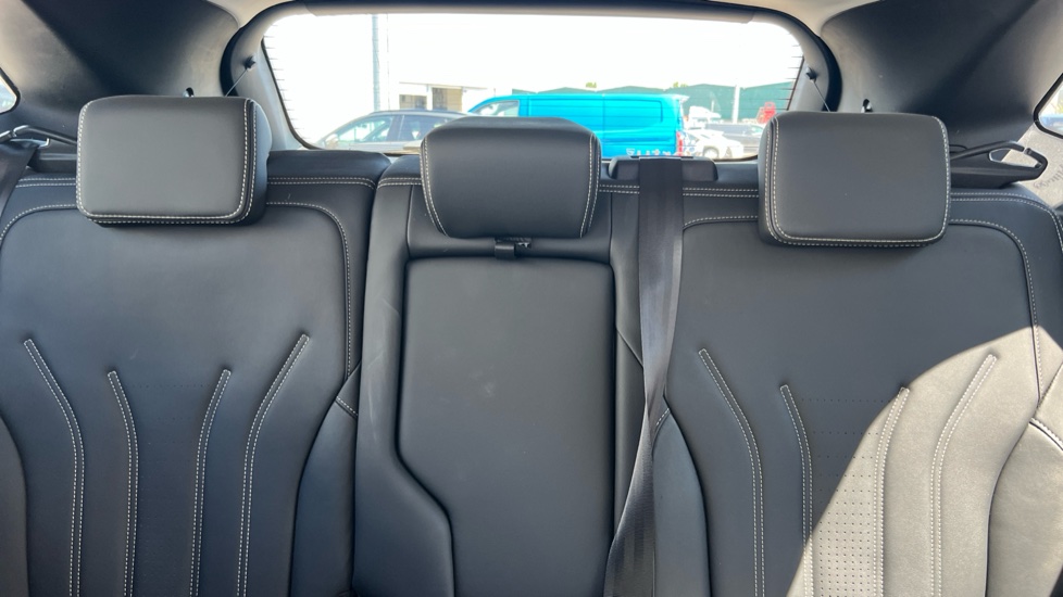 Ford Kuga 2.5 FHEV Vignale 5dr CVT Hybrid Estate - Image 15