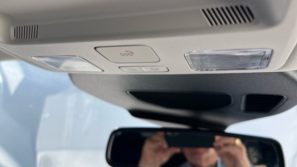 Ford Kuga 2.5 FHEV Vignale 5dr CVT Hybrid Estate - Image 33