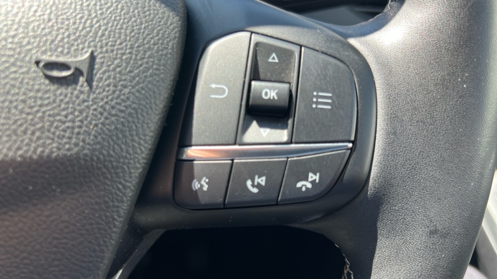 Ford Kuga 2.5 FHEV Vignale 5dr CVT Hybrid Estate - Image 36