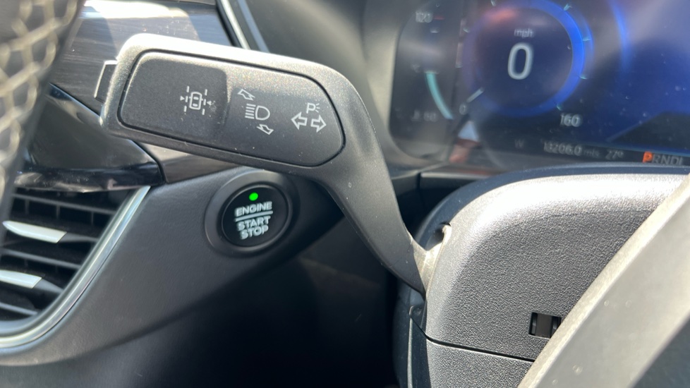 Ford Kuga 2.5 FHEV Vignale 5dr CVT Hybrid Estate - Image 37