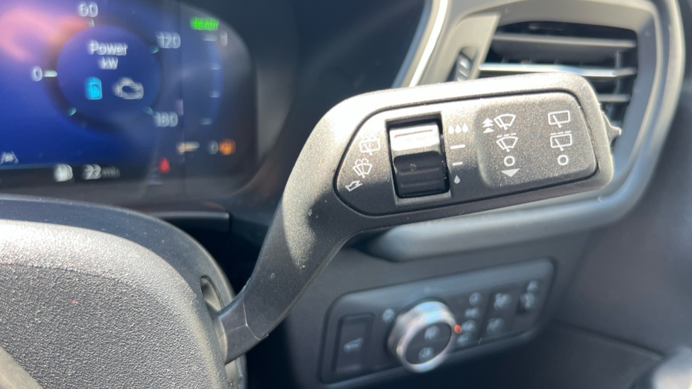 Ford Kuga 2.5 FHEV Vignale 5dr CVT Hybrid Estate - Image 38