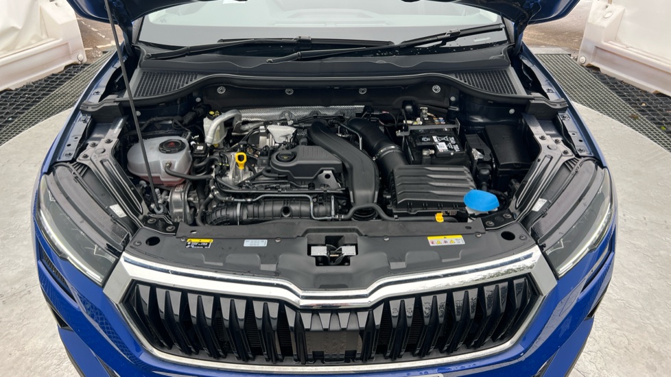 Skoda Karoq 1.5 TSI SE Edition 5dr DSG Petrol Estate - Image 8