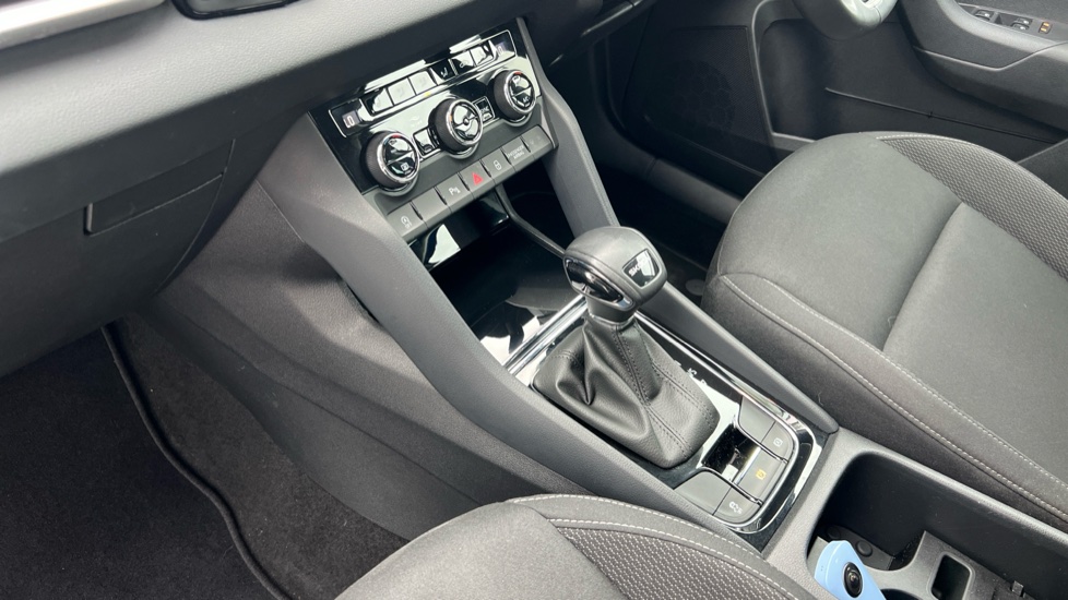 Skoda Karoq 1.5 TSI SE Edition 5dr DSG Petrol Estate - Image 13