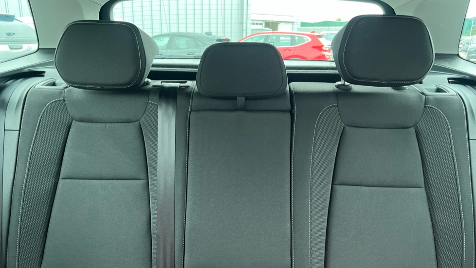 Skoda Karoq 1.5 TSI SE Edition 5dr DSG Petrol Estate - Image 15