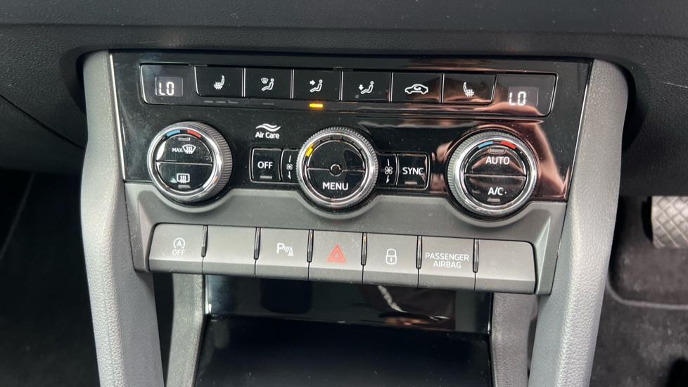 Skoda Karoq 1.5 TSI SE Edition 5dr DSG Petrol Estate - Image 26