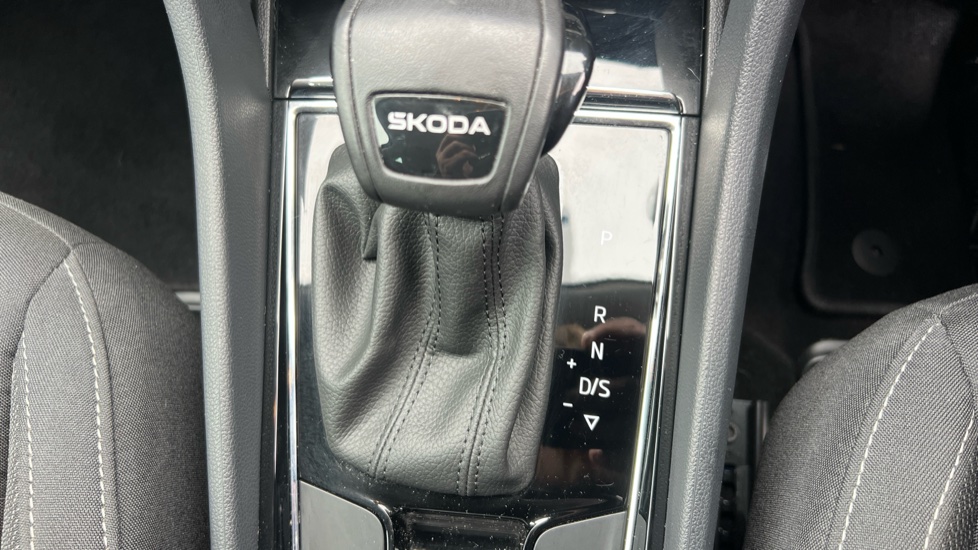 Skoda Karoq 1.5 TSI SE Edition 5dr DSG Petrol Estate - Image 29