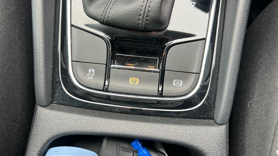 Skoda Karoq 1.5 TSI SE Edition 5dr DSG Petrol Estate - Image 30