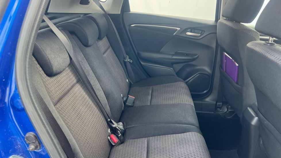 Honda Jazz 1.3 i-VTEC EX Navi 5dr Petrol Hatchback - Image 16