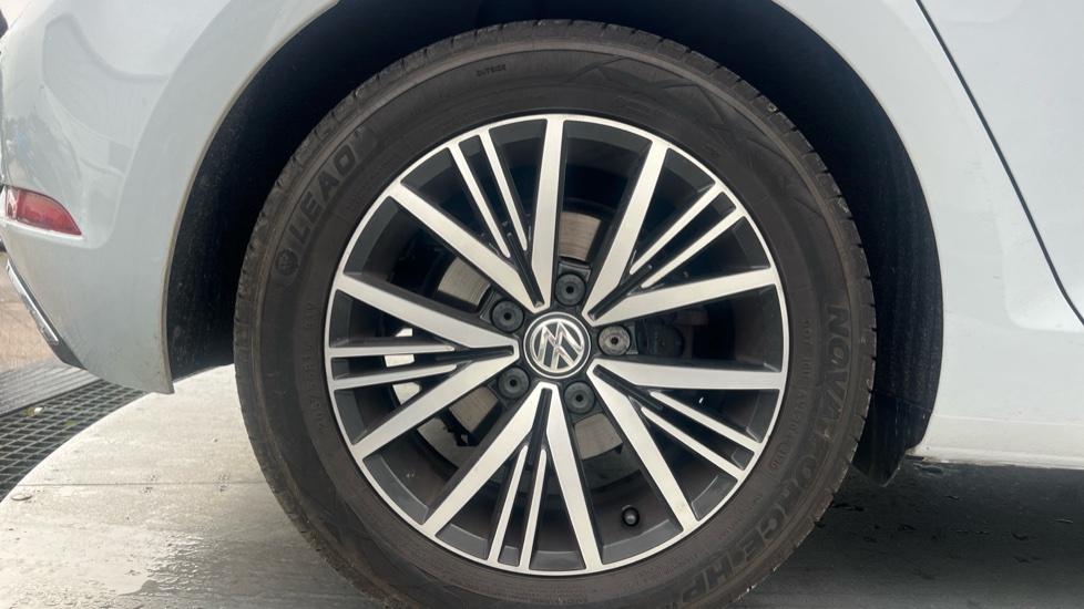 Volkswagen Golf 1.5 TSI EVO SE [Nav] 5dr Petrol Hatchback - Image 7