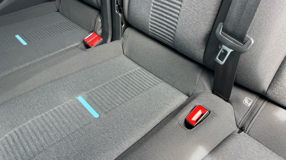 Ford Tourneo Connect 2.0 EcoBlue Active 5dr Auto Diesel Estate - Image 17