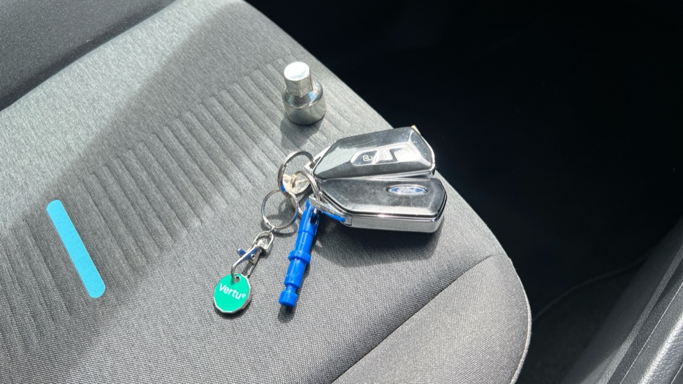 Ford Tourneo Connect 2.0 EcoBlue Active 5dr Auto Diesel Estate - Image 19