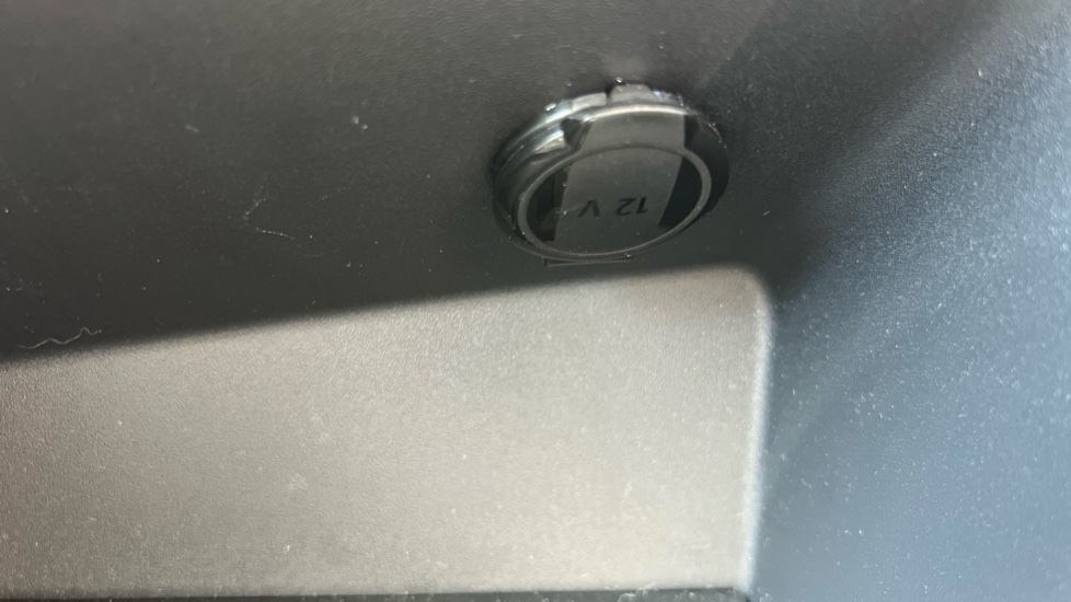 Ford Tourneo Connect 2.0 EcoBlue Active 5dr Auto Diesel Estate - Image 28