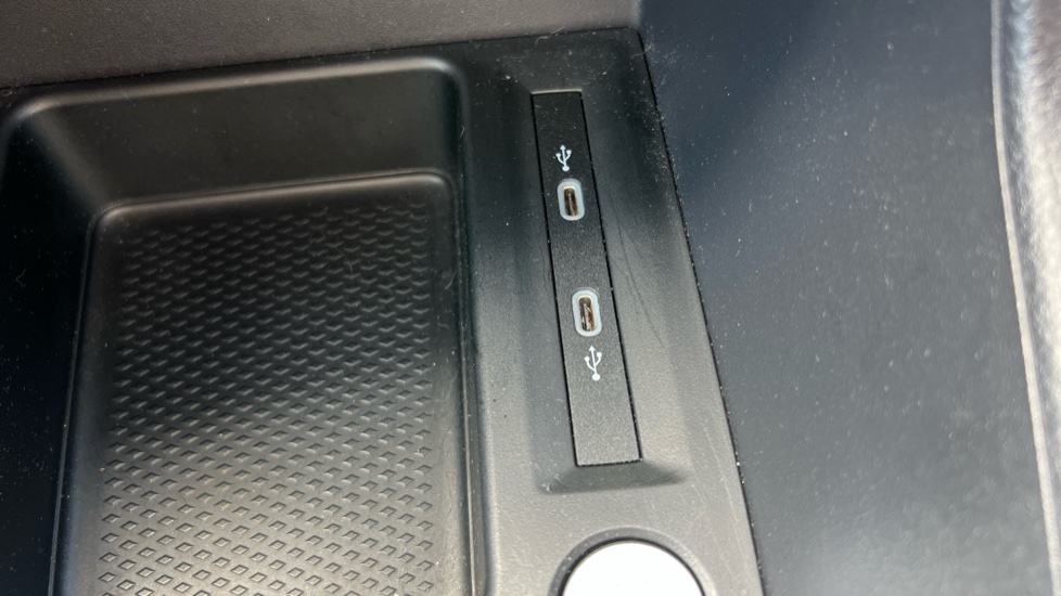 Ford Tourneo Connect 2.0 EcoBlue Active 5dr Auto Diesel Estate - Image 29