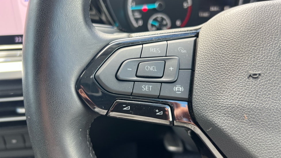 Ford Tourneo Connect 2.0 EcoBlue Active 5dr Auto Diesel Estate - Image 32