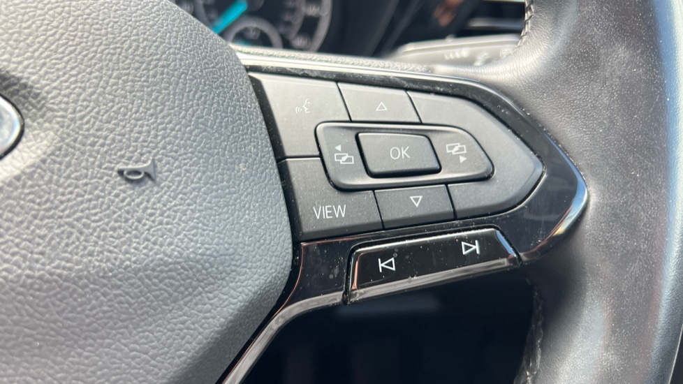 Ford Tourneo Connect 2.0 EcoBlue Active 5dr Auto Diesel Estate - Image 33