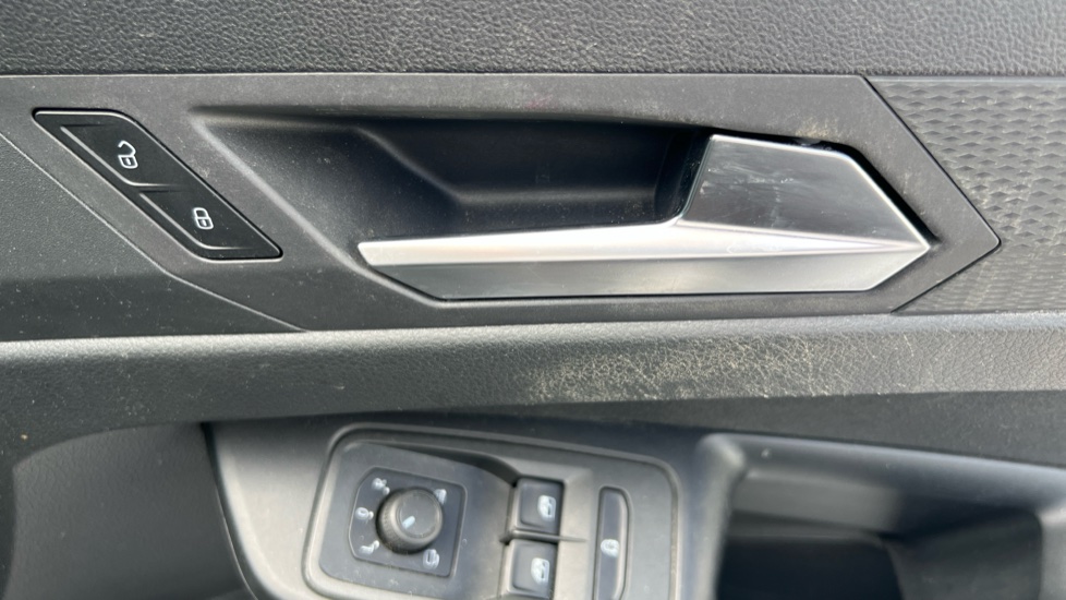 Ford Tourneo Connect 2.0 EcoBlue Active 5dr Auto Diesel Estate - Image 37