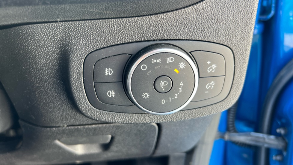 Ford Fiesta 1.0 EcoBoost Titanium 5dr Petrol Hatchback - Image 35