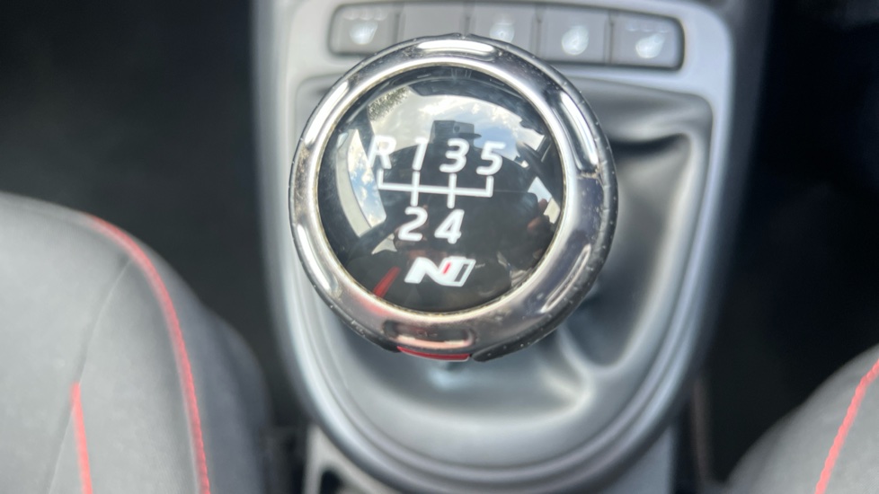 Hyundai i10 1.0 T-GDi N Line 5dr Petrol Hatchback - Image 32