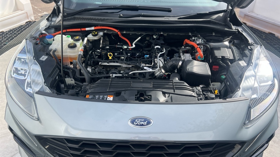 Ford Kuga 2.5 FHEV ST-Line Edition 5dr CVT Hybrid Estate - Image 8