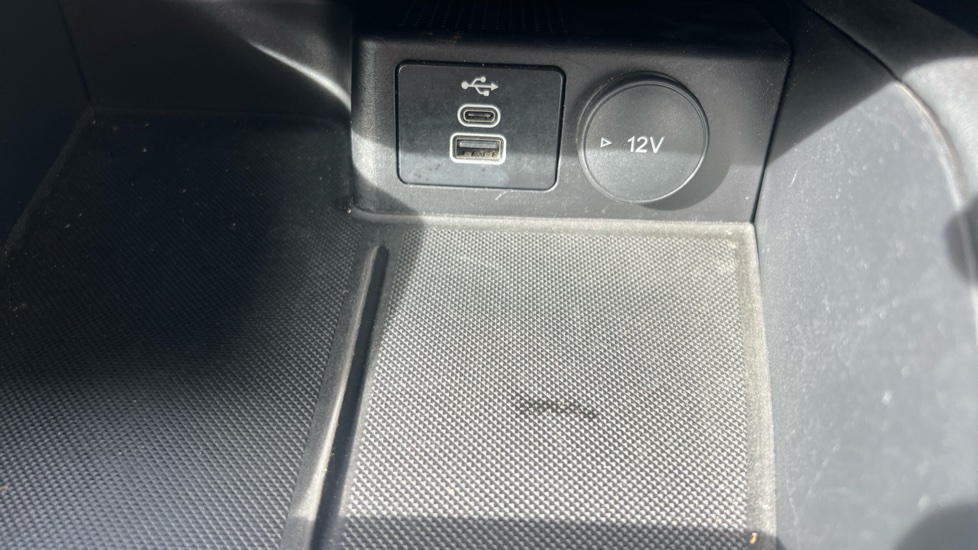 Ford Kuga 2.5 FHEV ST-Line Edition 5dr CVT Hybrid Estate - Image 28