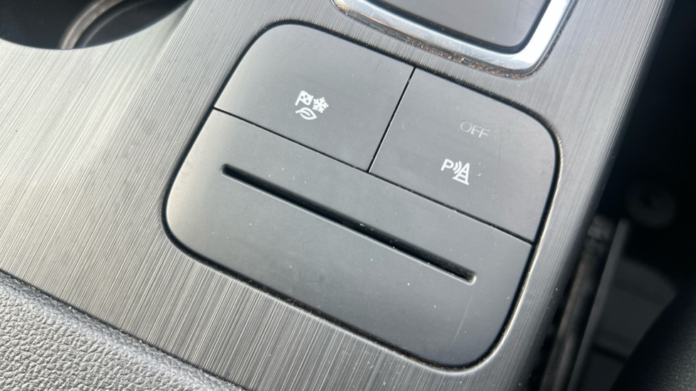 Ford Kuga 2.5 FHEV ST-Line Edition 5dr CVT Hybrid Estate - Image 30