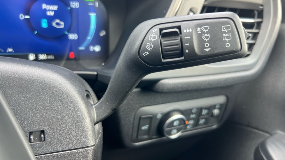 Ford Kuga 2.5 FHEV ST-Line Edition 5dr CVT Hybrid Estate - Image 36