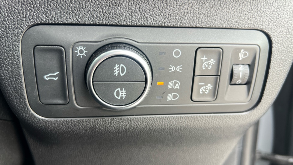 Ford Kuga 2.5 FHEV ST-Line Edition 5dr CVT Hybrid Estate - Image 37