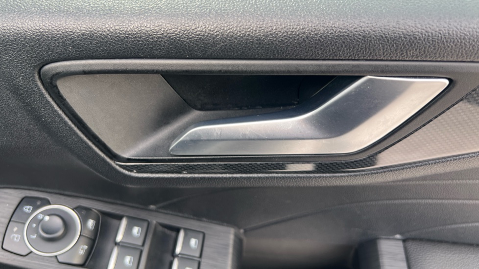 Ford Kuga 2.5 FHEV ST-Line Edition 5dr CVT Hybrid Estate - Image 38
