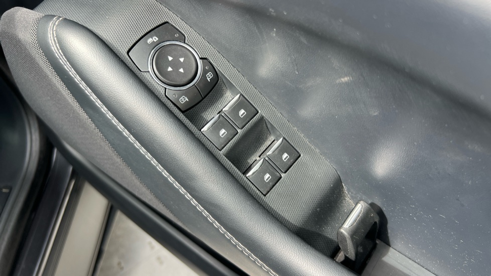 Ford Mustang Mach-E 198kW Standard Range 68kWh RWD 5dr Auto Electric Estate - Image 38