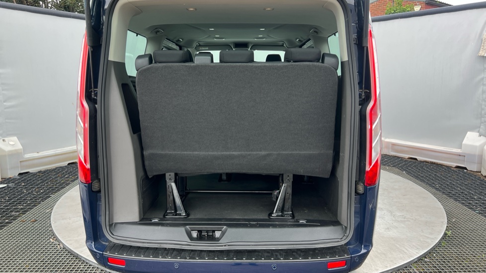 Ford Tourneo Custom Transit Custom Tourneo L2 Diesel Fwd 2.0 EcoBlue 130ps Low Roof 9 Seater - Image 4