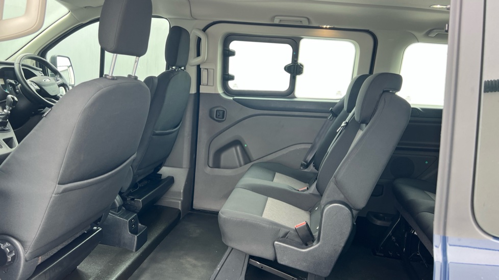 Ford Tourneo Custom Transit Custom Tourneo L2 Diesel Fwd 2.0 EcoBlue 130ps Low Roof 9 Seater - Image 16