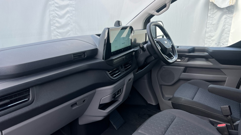 Ford Transit Custom E-320 L1 Rwd 160kW 71kWh H1 Van Limited Auto - Image 9