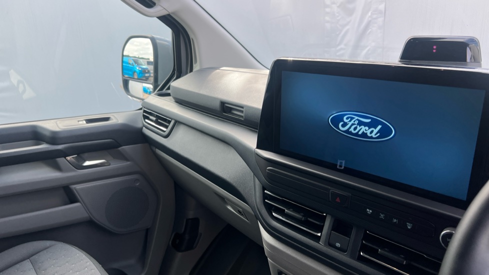 Ford Transit Custom E-320 L1 Rwd 160kW 71kWh H1 Van Limited Auto - Image 14