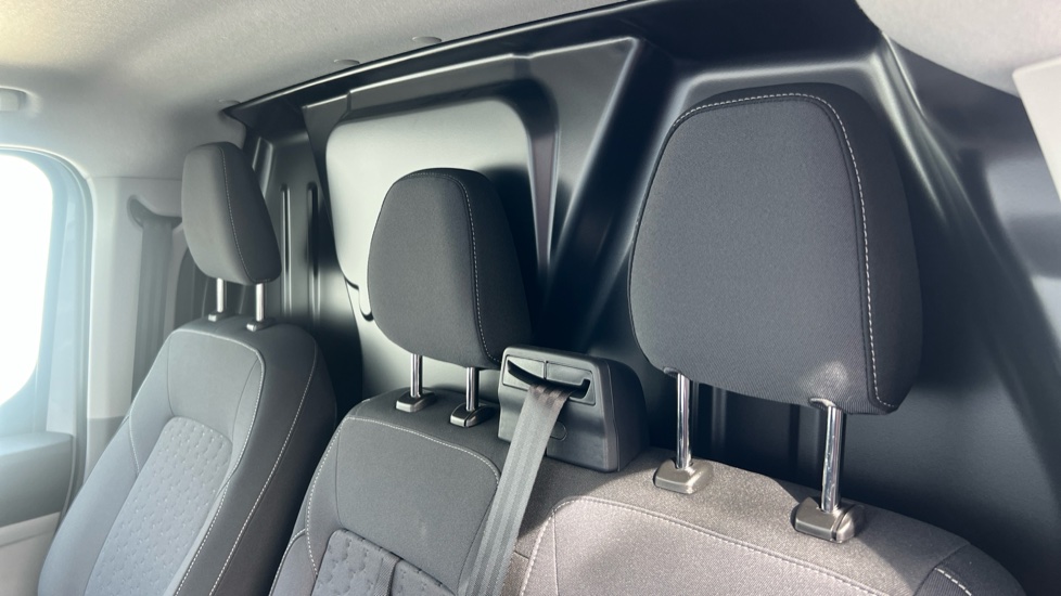 Ford Transit Custom E-320 L1 Rwd 160kW 71kWh H1 Van Limited Auto - Image 15