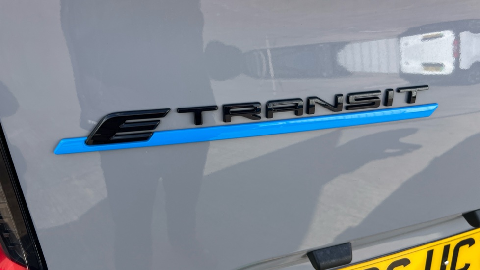 Ford Transit Custom E-320 L1 Rwd 160kW 71kWh H1 Van Limited Auto - Image 40