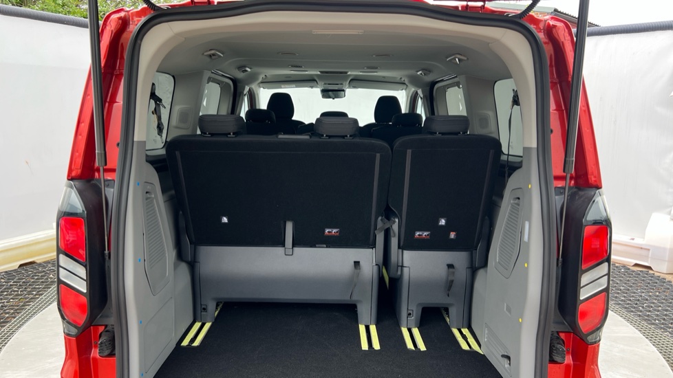 Ford Tourneo Custom 320 L1 Diesel Fwd 2.0 EcoBlue 150ps H1 Titanium 8 seater - Image 4